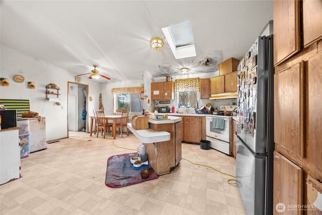 1246 Ivy Road, Bremerton, WA 98310