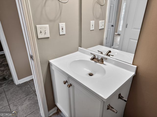 4078 English Valley Drive, Ellenwood, GA 30294