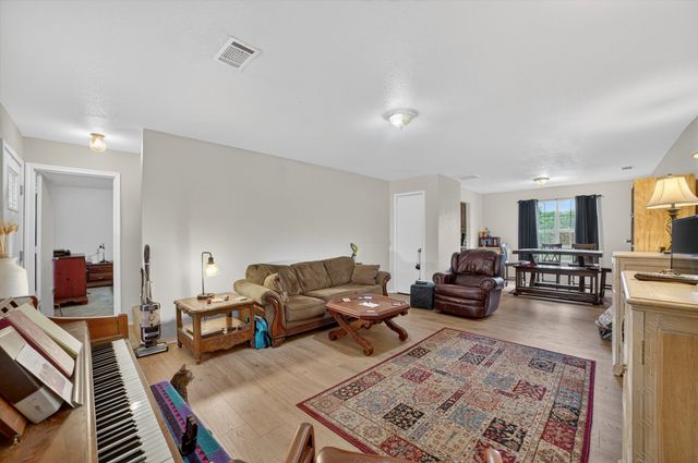 1284 County Road 101, Kaufman, TX 75142
