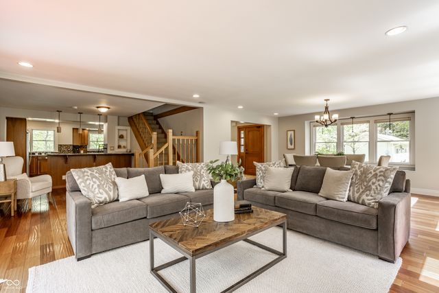 250 Westmont Lane E, Noblesville, IN 46062