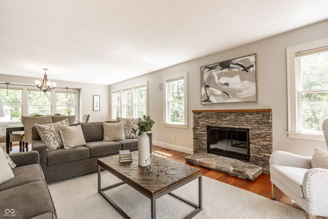 250 Westmont Lane E, Noblesville, IN 46062
