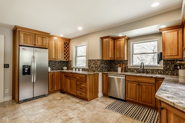 250 Westmont Lane E, Noblesville, IN 46062