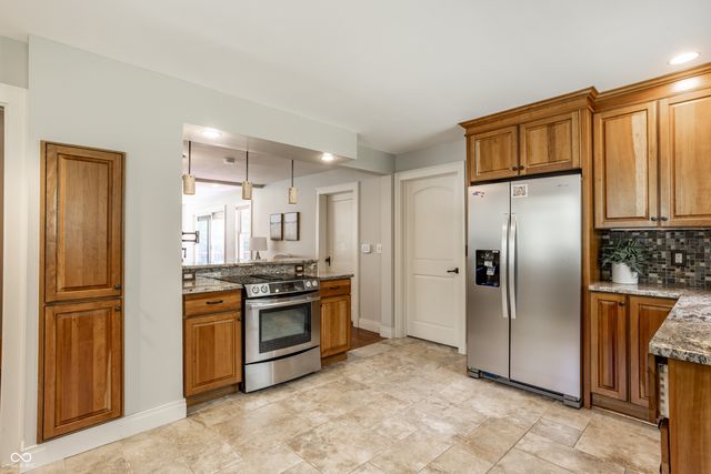 250 Westmont Lane E, Noblesville, IN 46062