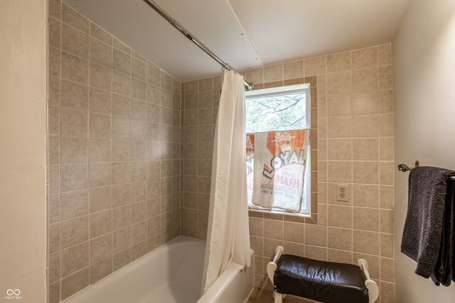 250 Westmont Lane E, Noblesville, IN 46062