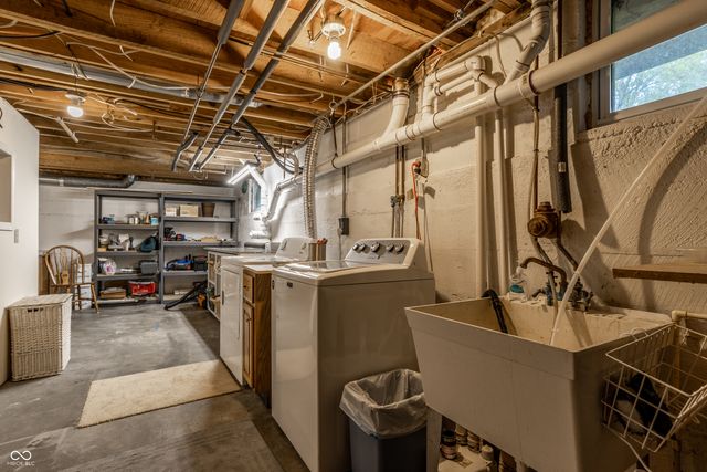 250 Westmont Lane E, Noblesville, IN 46062