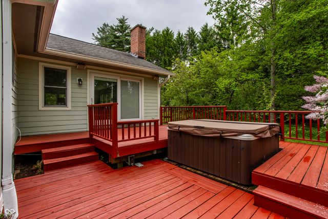 250 Westmont Lane E, Noblesville, IN 46062