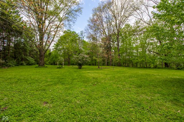 250 Westmont Lane E, Noblesville, IN 46062