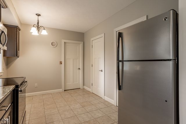 250 Westmont Lane E, Noblesville, IN 46062