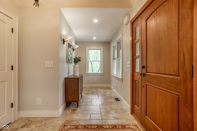 250 Westmont Lane E, Noblesville, IN 46062