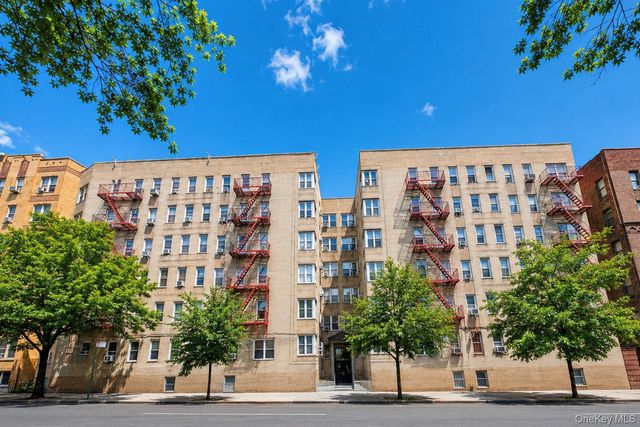 2160 Bronx Park E 1F, Bronx, NY 10462