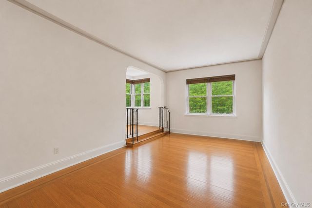 2160 Bronx Park E 1F, Bronx, NY 10462