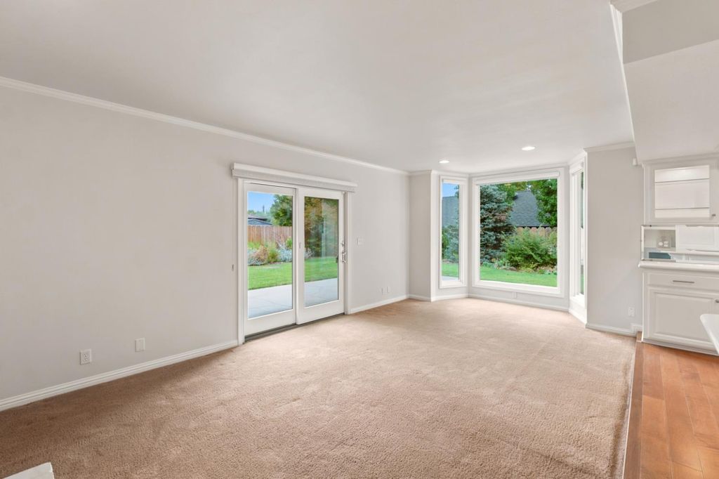 Image 19 of property listing at 2710 W Roberts Avenue, Fresno, CA 93711