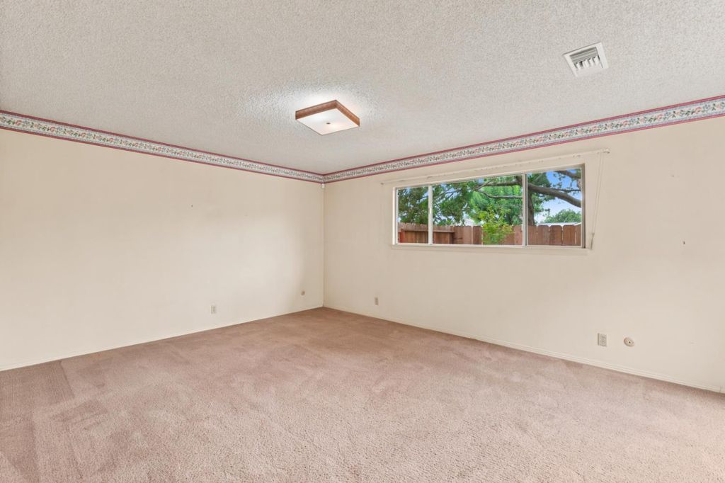 Image 31 of property listing at 2710 W Roberts Avenue, Fresno, CA 93711