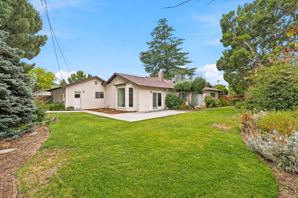 Image 36 of property listing at 2710 W Roberts Avenue, Fresno, CA 93711