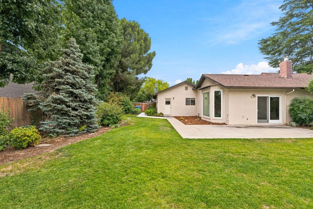 Image 38 of property listing at 2710 W Roberts Avenue, Fresno, CA 93711