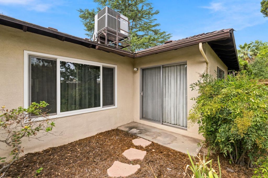 Image 40 of property listing at 2710 W Roberts Avenue, Fresno, CA 93711