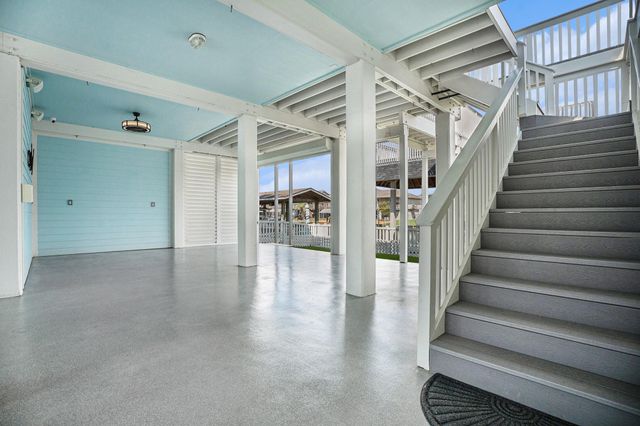 1171 Sailfish Street, Bayou Vista, TX 77563