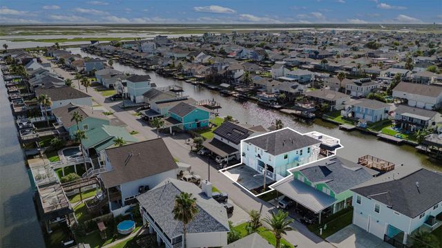 1171 Sailfish Street, Bayou Vista, TX 77563