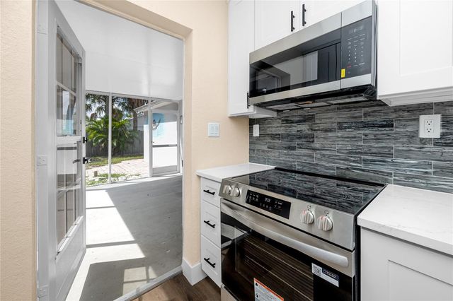 504 79TH AVENUE, St Petersburg, FL 33706