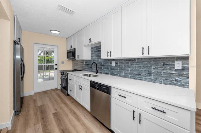 504 79TH AVENUE, St Petersburg, FL 33706