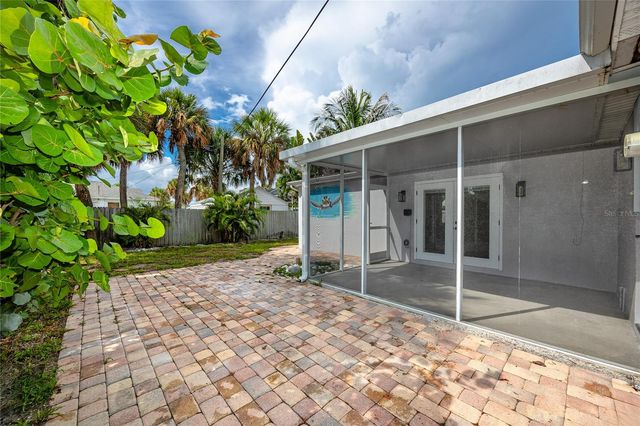 504 79TH AVENUE, St Petersburg, FL 33706