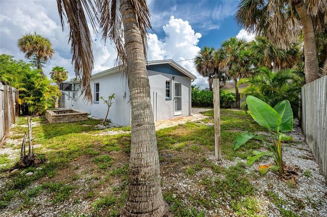 504 79TH AVENUE, St Petersburg, FL 33706
