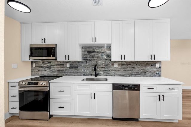 504 79TH AVENUE, St Petersburg, FL 33706