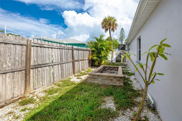 504 79TH AVENUE, St Petersburg, FL 33706