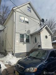 2 BALL ST Street, New Brunswick, NJ 08901