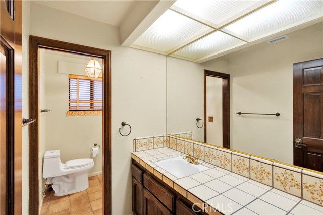 17800 Cresta Blanca Drive, Victorville, CA 92395