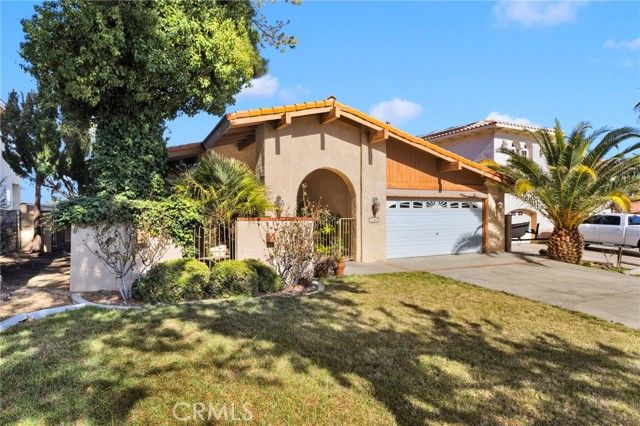 17800 Cresta Blanca Drive, Victorville, CA 92395