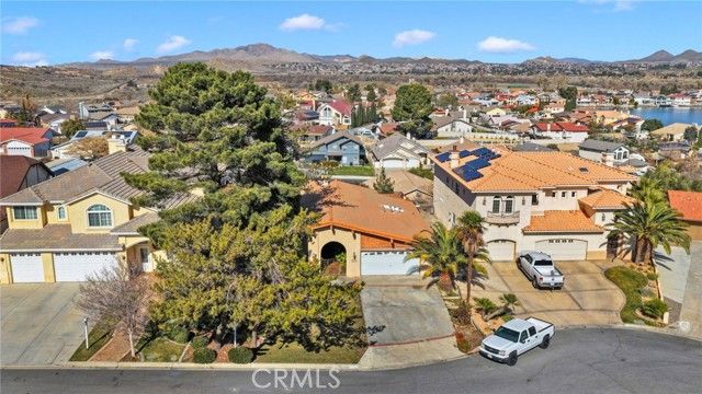 17800 Cresta Blanca Drive, Victorville, CA 92395