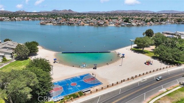 17800 Cresta Blanca Drive, Victorville, CA 92395