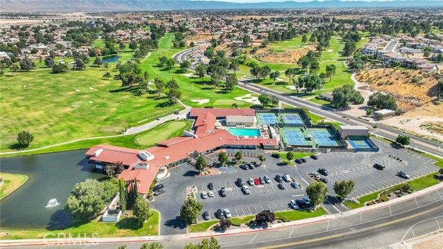 17800 Cresta Blanca Drive, Victorville, CA 92395