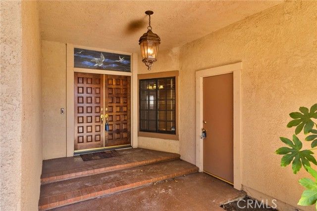 17800 Cresta Blanca Drive, Victorville, CA 92395