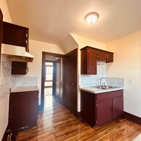 1013 Maple Street, Saginaw, MI 48602