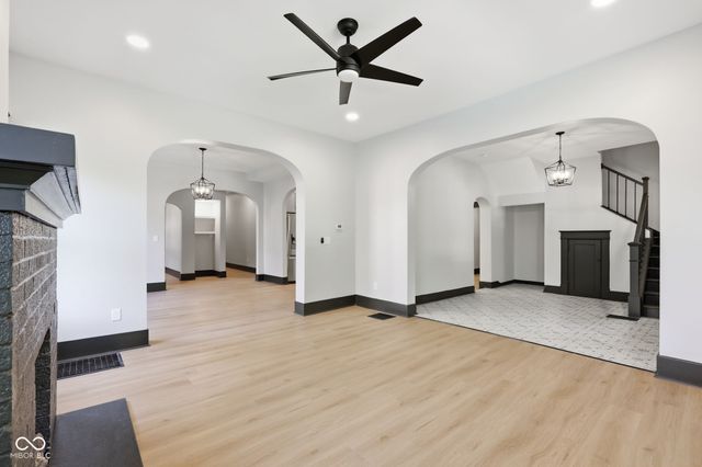 875 Woodruff Place Middle Drive, Indianapolis, IN 46201