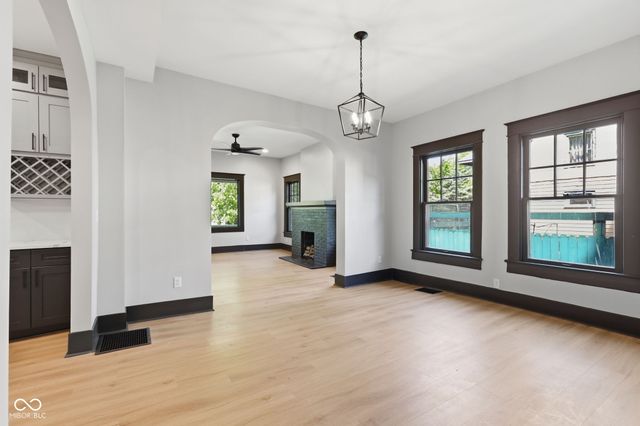 875 Woodruff Place Middle Drive, Indianapolis, IN 46201