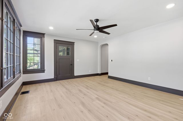 875 Woodruff Place Middle Drive, Indianapolis, IN 46201