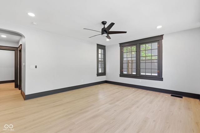 875 Woodruff Place Middle Drive, Indianapolis, IN 46201