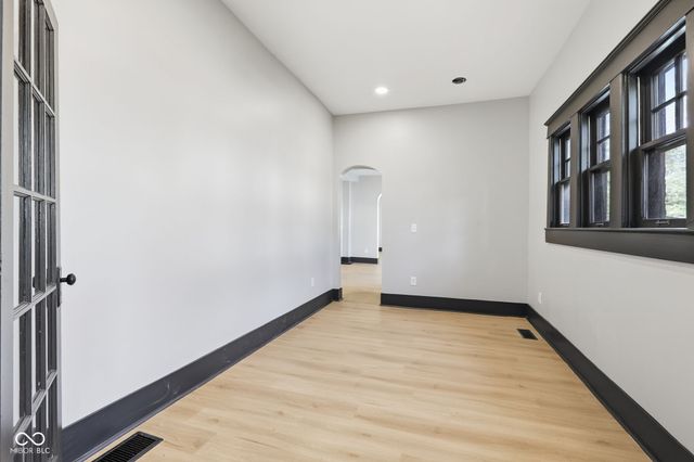 875 Woodruff Place Middle Drive, Indianapolis, IN 46201