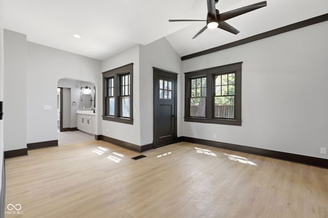 875 Woodruff Place Middle Drive, Indianapolis, IN 46201