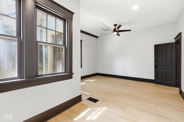 875 Woodruff Place Middle Drive, Indianapolis, IN 46201