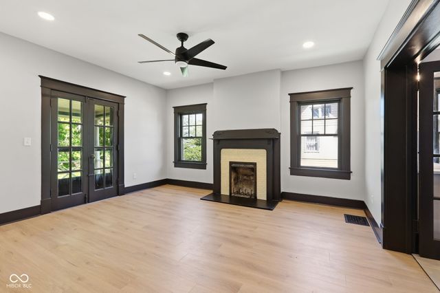 875 Woodruff Place Middle Drive, Indianapolis, IN 46201