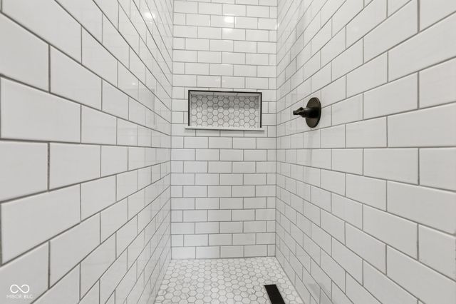 875 Woodruff Place Middle Drive, Indianapolis, IN 46201