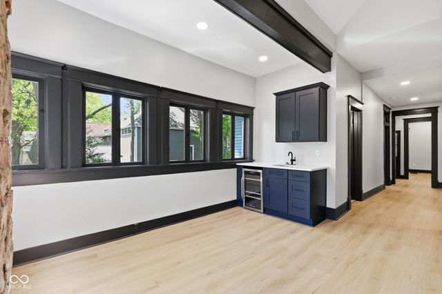875 Woodruff Place Middle Drive, Indianapolis, IN 46201