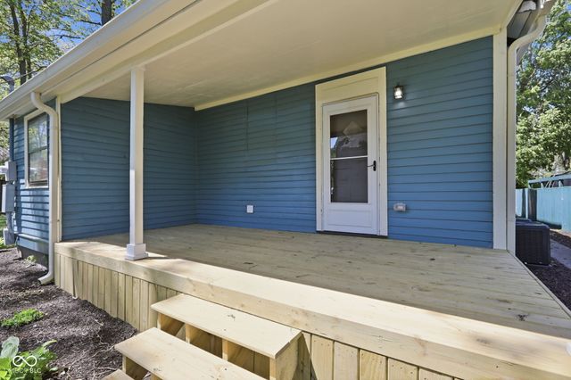 875 Woodruff Place Middle Drive, Indianapolis, IN 46201