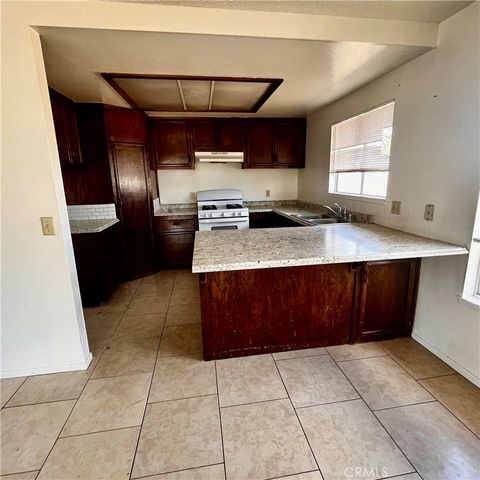 15375 Cheyenne Road, Apple Valley, CA 92307