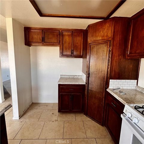 15375 Cheyenne Road, Apple Valley, CA 92307