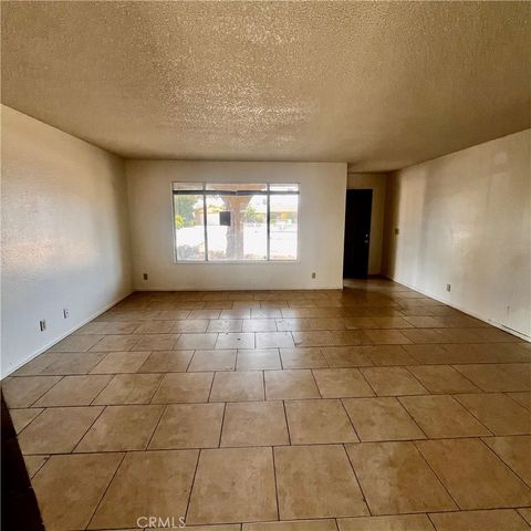 15375 Cheyenne Road, Apple Valley, CA 92307